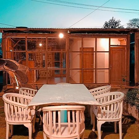 Lontart Guesthouse Nggorang Exterior foto
